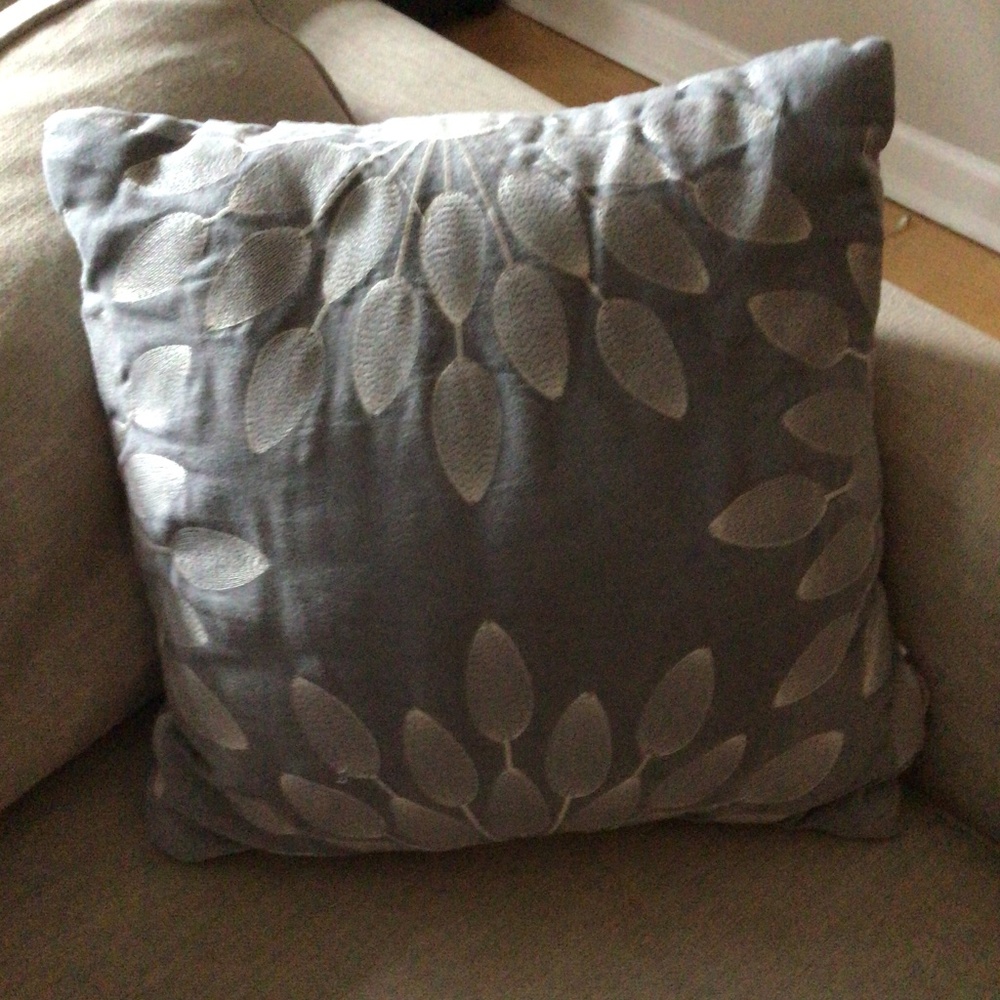 Decorative pillow